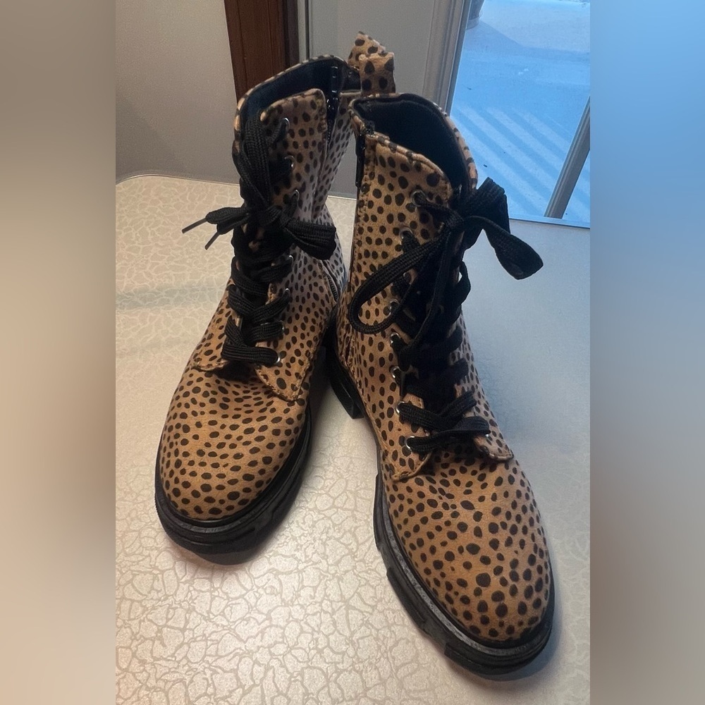 olivia-miller | ladies cheetah print lug boots. Size: 8 - Picture 2 of 14